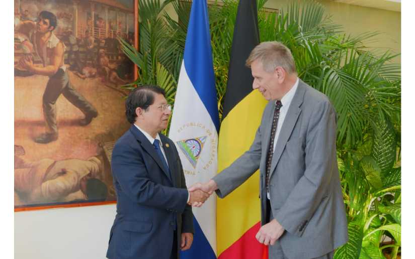 Embajador del Reino de Bélgica presenta copias de estilo en Cancillería de Nicaragua