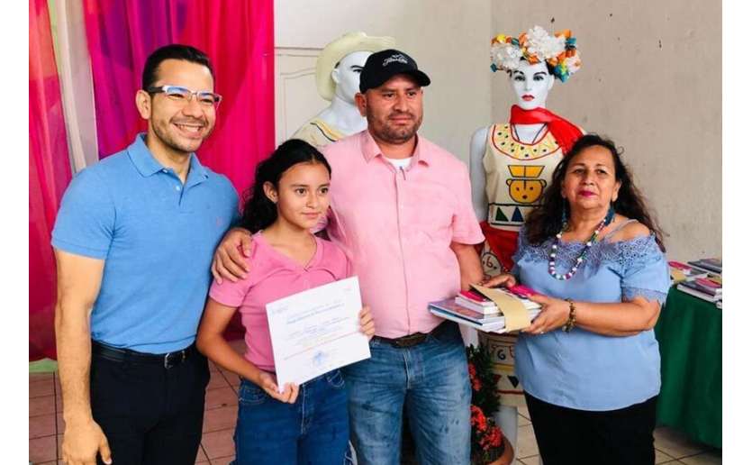 Estos son los ganadores del Concurso Nacional de dibujo y pintura “Nuestros Huipiles”