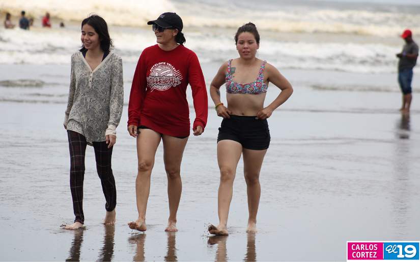 Pochomil y Masachapa se llenan de turistas que celebran festividades patrias