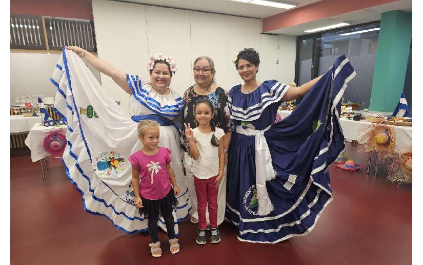 Realizan Fiesta Nacional de Los Huipiles en Austria en conmemoración de la Independencia