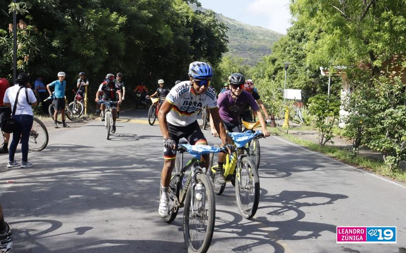 Emoción y aventura en competencia de ciclismo en Volcán Masaya