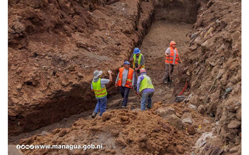 Autoridades municipales supervisan obras de mitigación en el barrio Laureles Sur