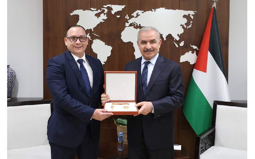 Entregan medalla "Estrella de la Amistad" al Compañero Roberto José Morales Fuentes en Palestina