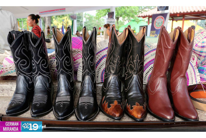 Boaco presenta sus productos en Feria Departamental en la Avenida de Bolívar a Chávez