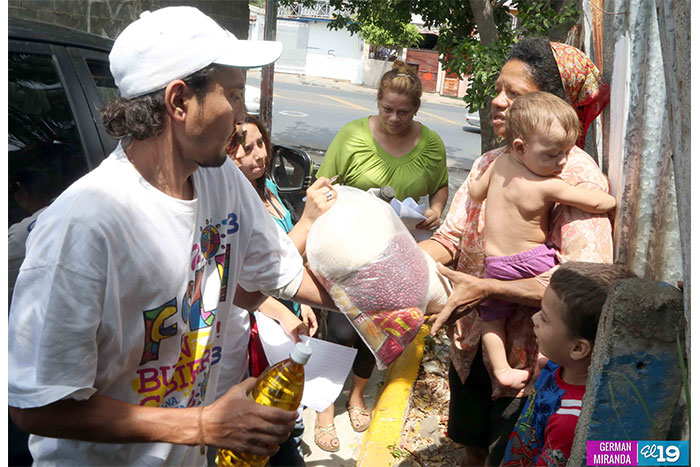 Entregan paquetes alimentarios a familias de escasos recursos de Managua