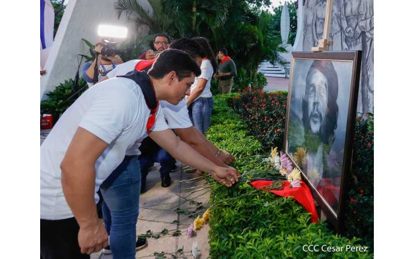 Juventud Sandinista rinde homenaje al Comandante Che Guevara