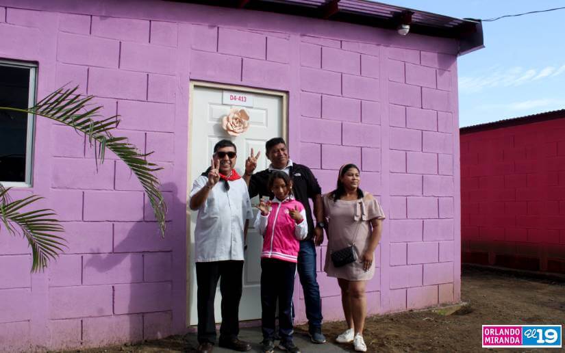 Gobierno Sandinista entrega más de 300 viviendas en urbanización Camino del Río