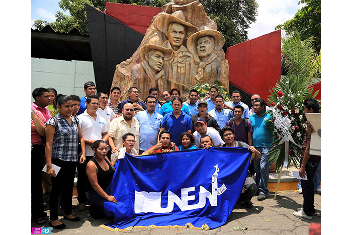 Movimiento estudiantil conmemora 119 aniversario del natalicio de Sandino