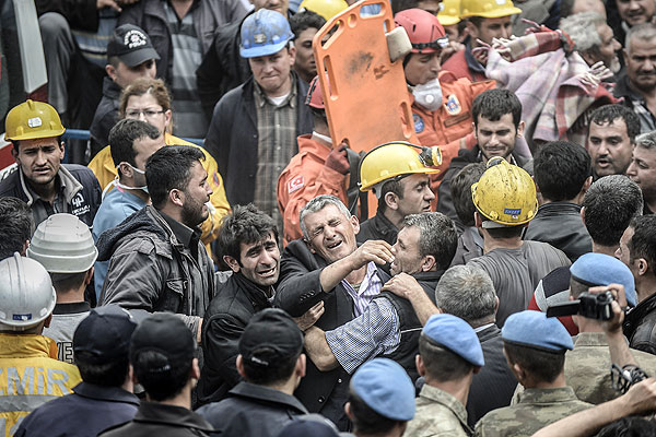 Confirman 301 muertos por accidente minero en Turquía