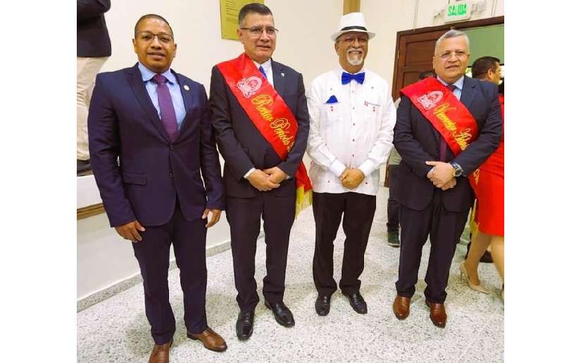 Embajada de Nicaragua en toma de posesión de las autoridades de la Universidad de El Salvador