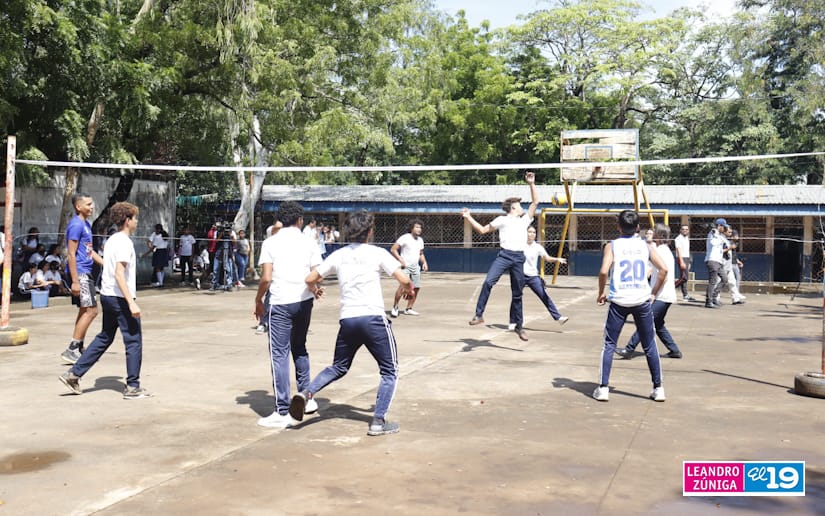 Estudiantes del Colegio Público José Antonio Hooker participan en mañana deportiva