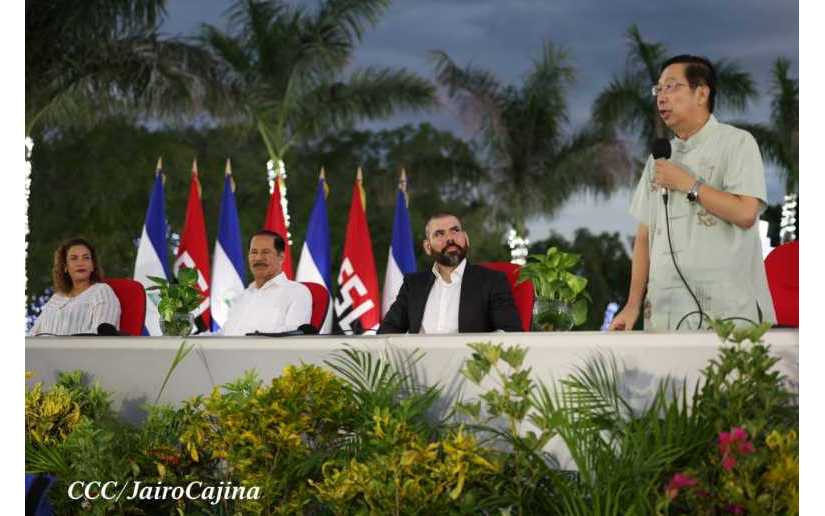 Embajador de China elogia el servicio de transporte de Managua