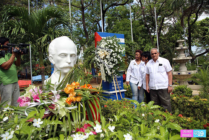 Rinden tributo a José Martí en el 119 aniversario de su martirio