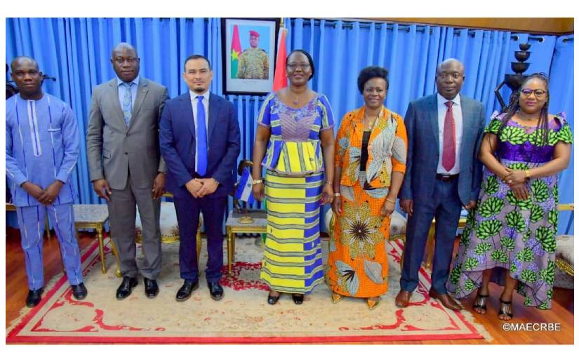 Compañero Luis Andino Paiz, embajador de Nicaragua en Burkina Faso presentó Copias de Estilo