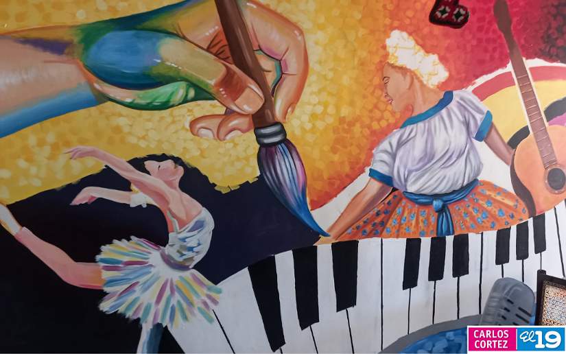 Más de 100 pinturas de estudiantes protagonistas se muestran en exposición