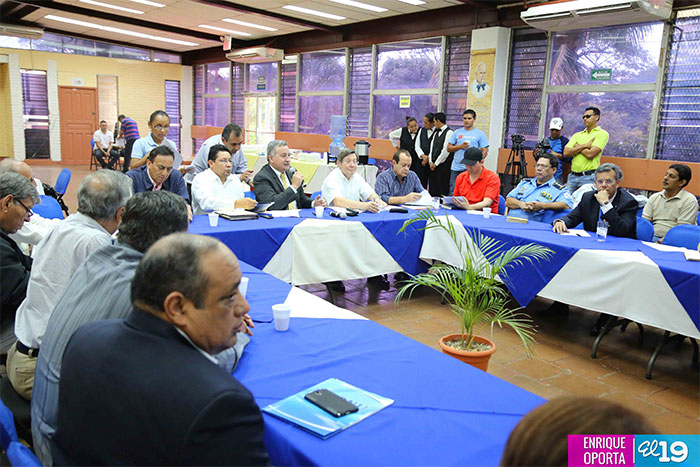 Gabinete de Infraestructura y Energía presenta proyecciones de desarrollo ante el Consejo Nacional de Rectores