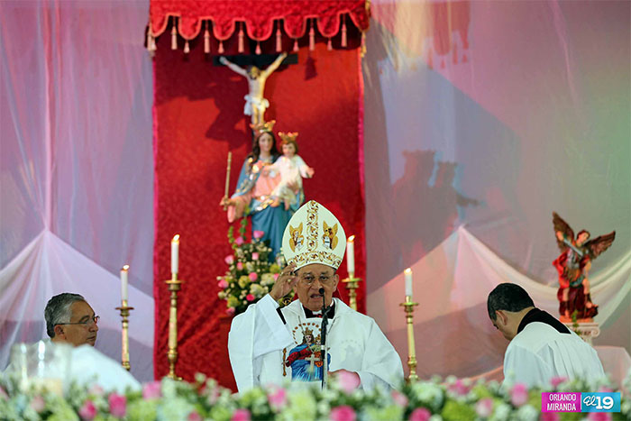 Cardenal Miguel celebra misa en honor a María Auxiliadora