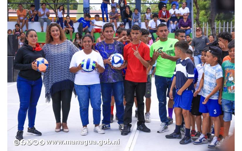Alcaldía de Managua entrega a familias del barrio la URSS obra de recreación familiar