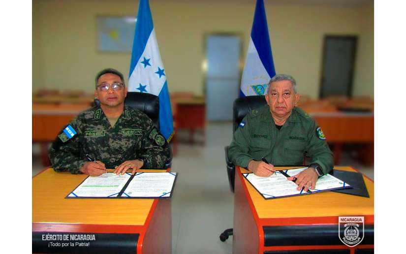 Ejército en reunión con la Dirección de Información Estratégica de las Fuerzas Armadas de Honduras