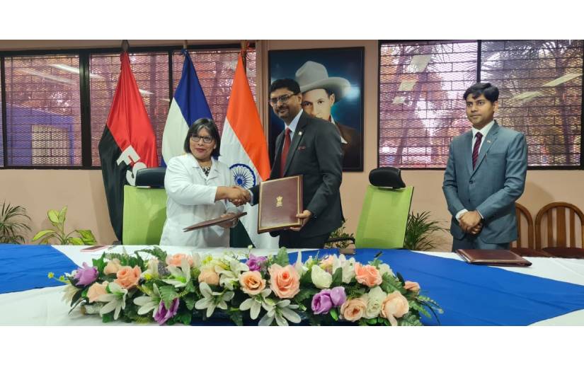 Embajador de India y Ministra de Salud firman Memorándum sobre Cooperación Farmacopea