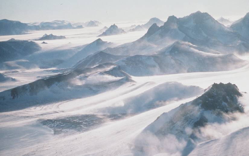 El Ártico y la Antártida - Su importancia mundial