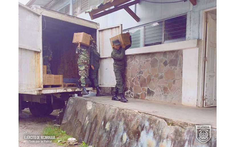 Destacamento Militar Sur realiza descargue de insumos médicos