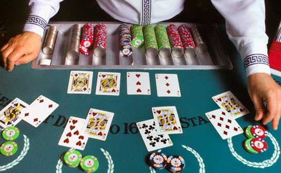 Tahúres al descubierto: lentillas especiales ayudan a ganar miles de dólares en un casino