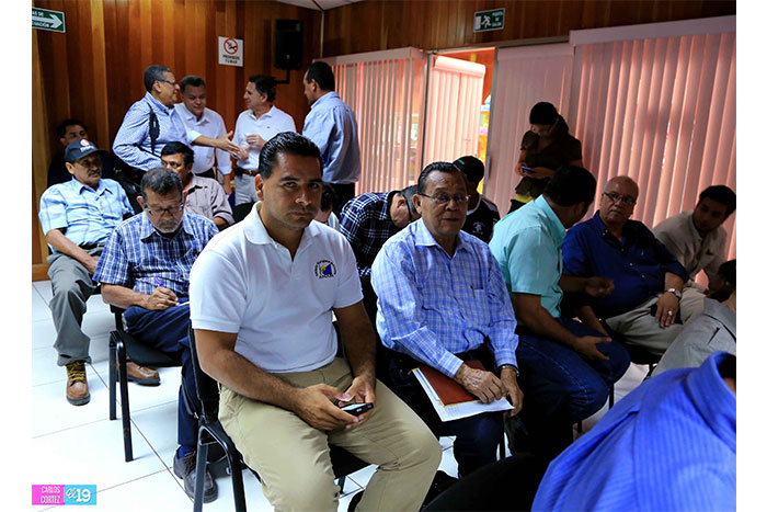 Gobierno se reúne con productores de arroz