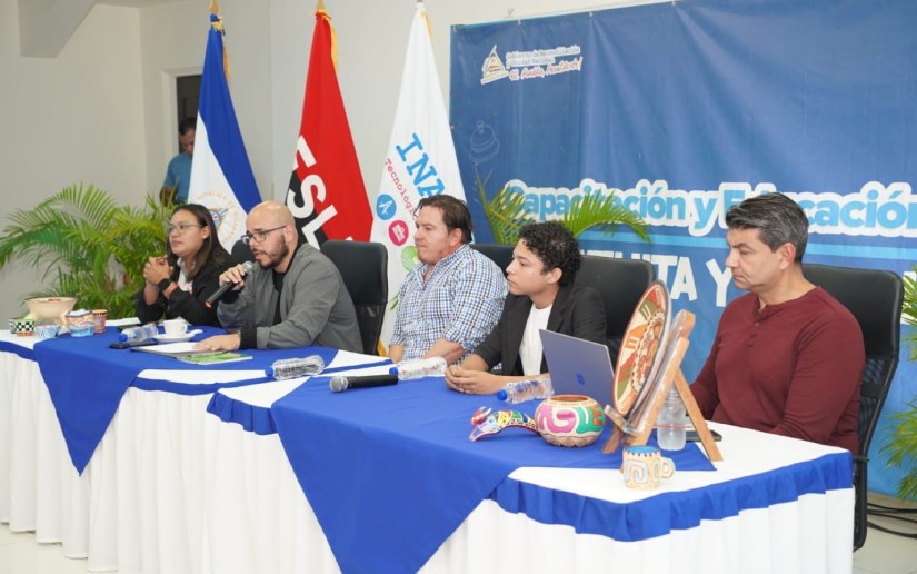 Centro Cultural José Coronel Urtecho desarrolla encuentro con el compañero venezolano Abraham Istillarte
