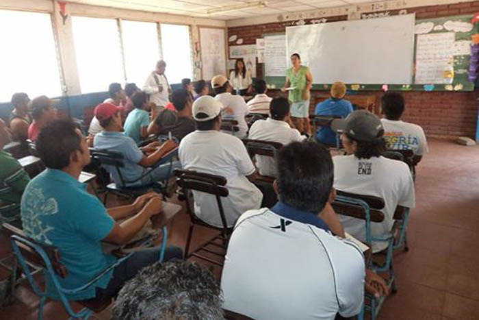 Jóvenes destacan importancia de las escuelas de oficio