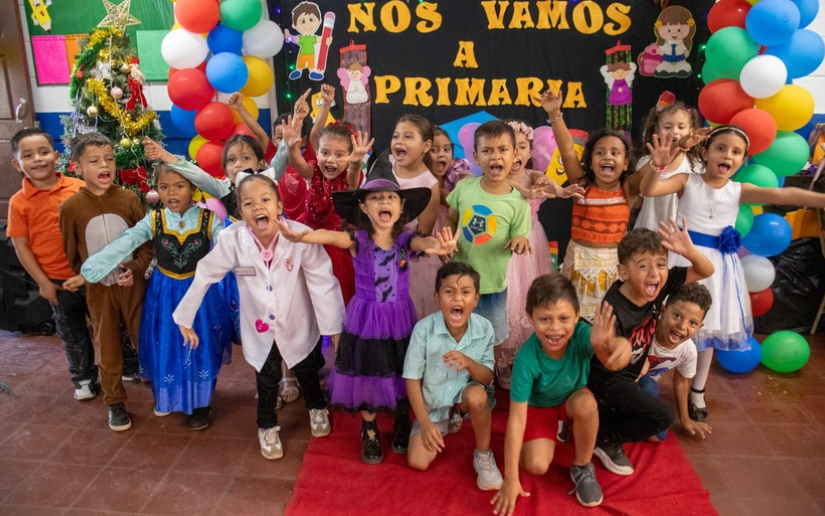 Con música, piñatas y alegría, estudiantes del Colegio San Sebastián celebran el cierre del año escolar 2025 en Managua