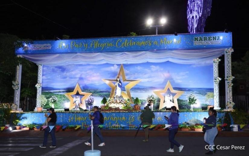 El encuentro con la Magia de la Navidad nicaragüense en la Avenida de Bolívar a Chávez