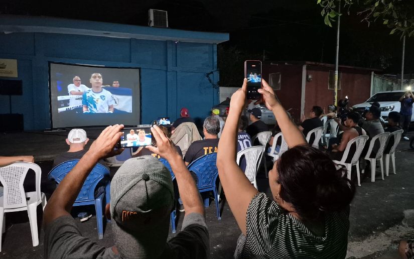 Familiares y amigos celebran triunfo de Jordan