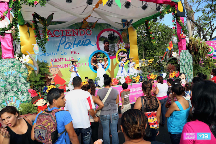 Familias celebran en Unidad Fiesta Nacional del 35/19