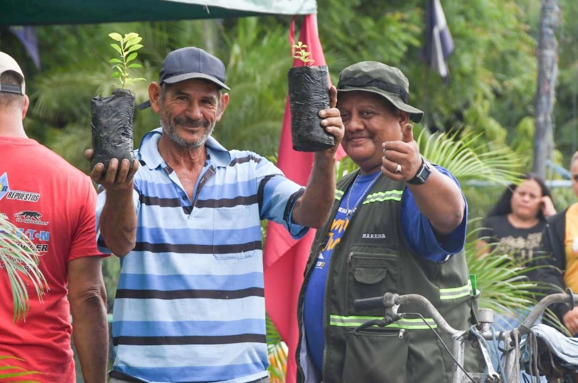 MARENA entrega más de 3.500 plantas en Managua