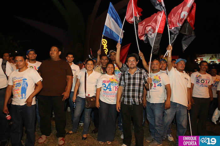 Familias celebran vísperas del 35/19