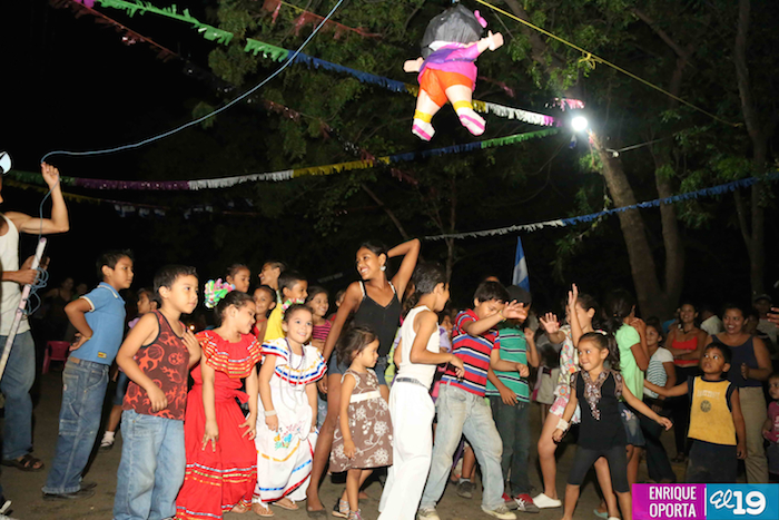 Familias celebran vísperas del 35/19