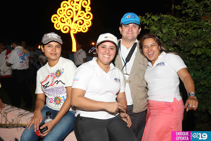 Familias celebran vísperas del 35/19