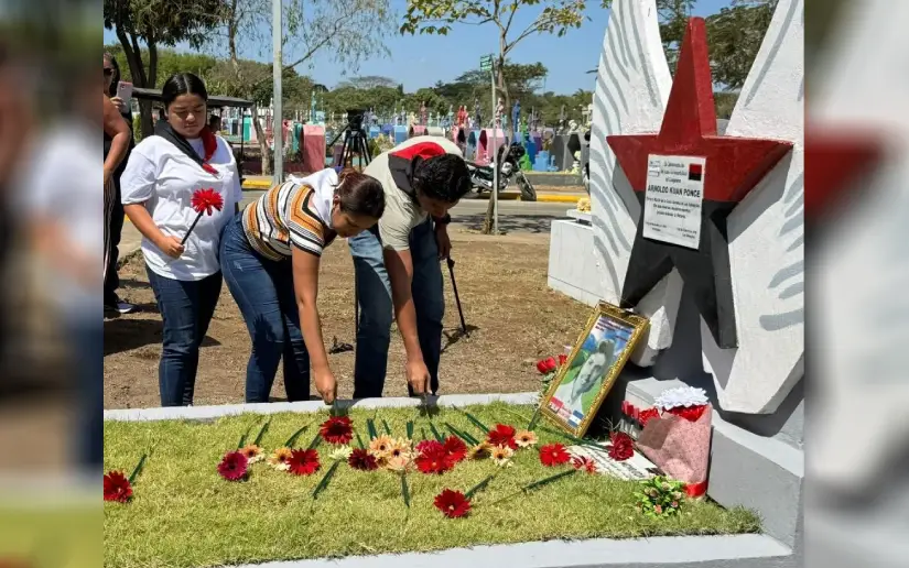 Photographs: Delivery of Flowers with Affection and Respect to Comrade Arnoldo Quant