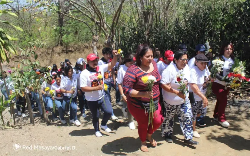 Images: Delivery of Flowers with Affection and Respect to Comrade Rito Moisés Rivera
