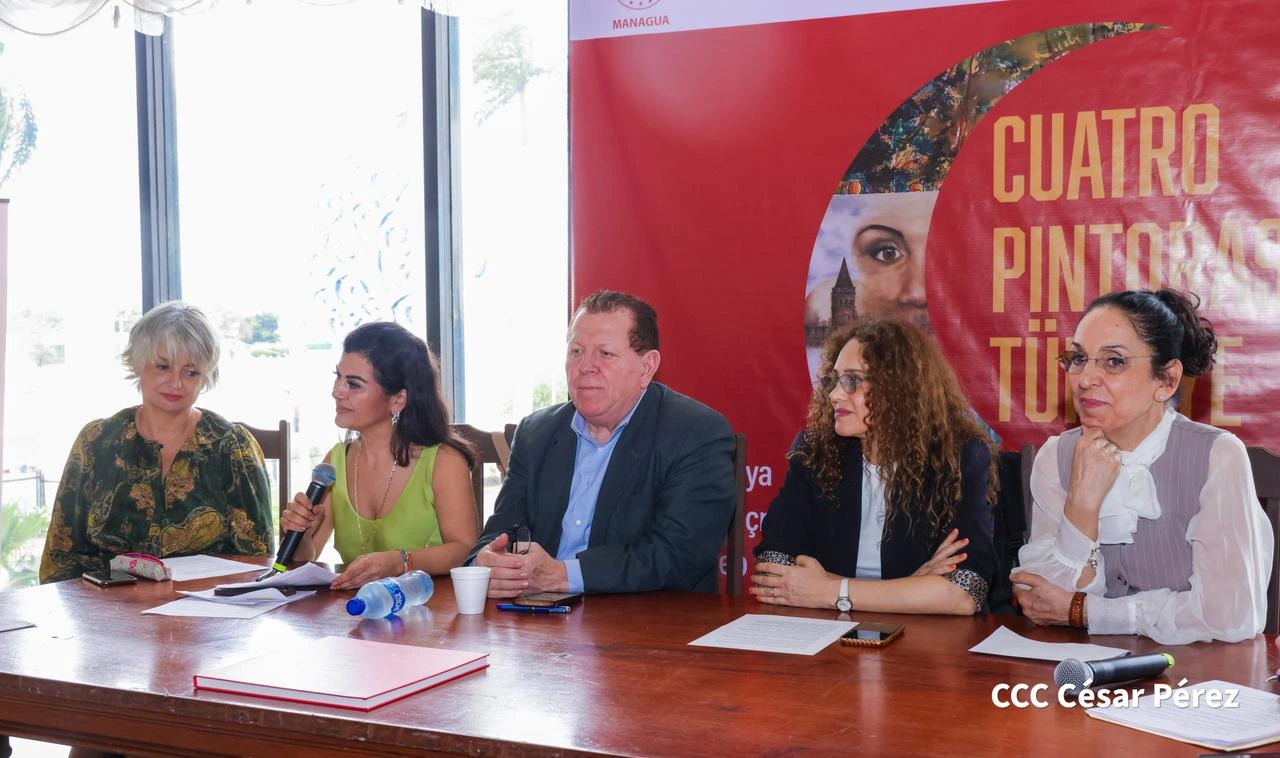 Plastic artists from Turkey and Nicaraguan students star in a talk
