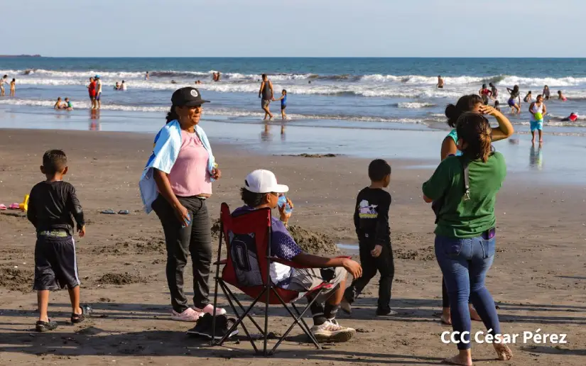 Families Kick Off Summer Season Vacations with a Refreshing Dip at Paso Caballos Beach