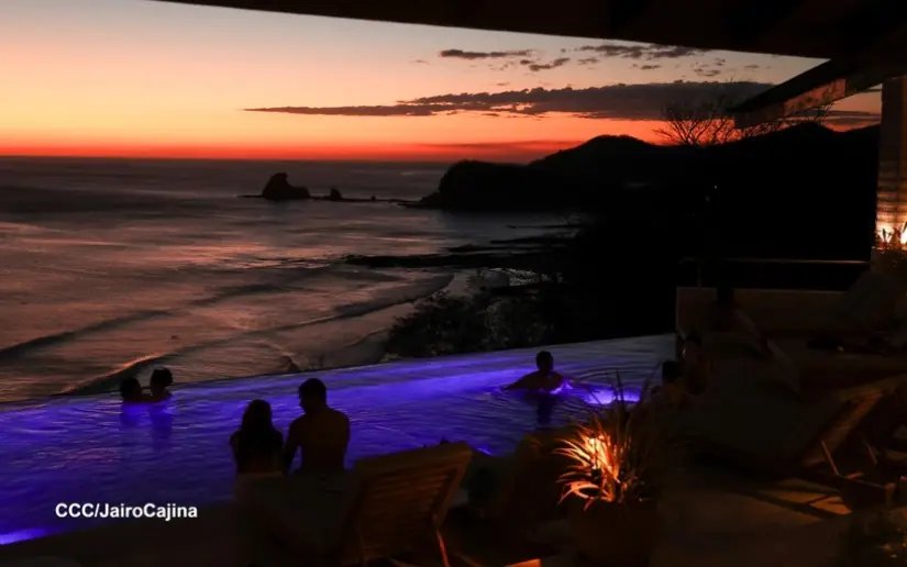 Espejo Madera: New Seaside Corner in San Juan del Sur