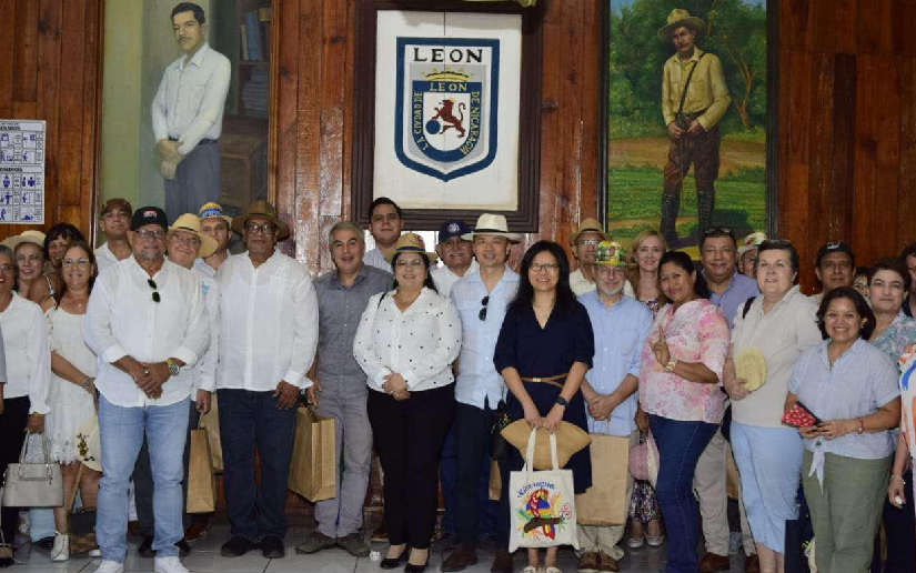 León, Visit of Diplomatic Delegations