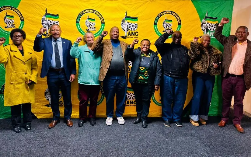 Cover image for South Africa: With veterans league of the ANC