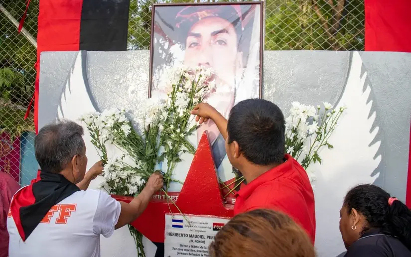 Cover image for En Distrito VII rinden homenaje al Héroe de la Paz Heriberto Manuel Pérez Díaz