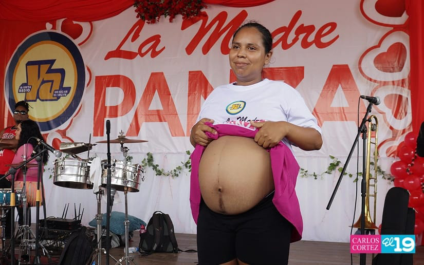 Ana Rosa Vásquez gana “La Madre Panza 2026” con 48 centímetros y en espera de mellizos