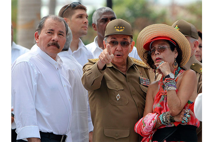 Daniel y Rosario saludan Día de la Rebeldía Nacional en Cuba