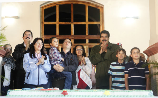 Desde el Cuartel de la Montaña, venezolanos celebran natalicio de Hugo Chávez
