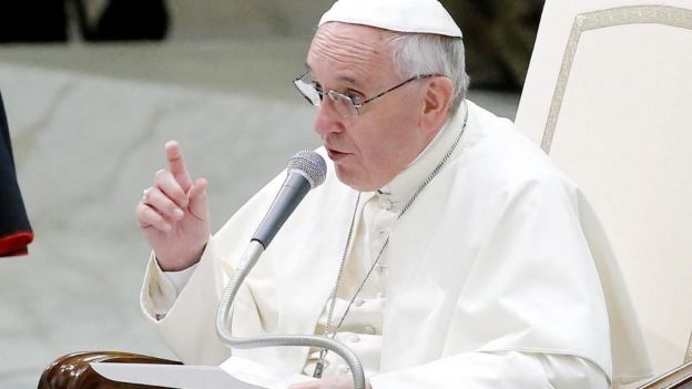 Papa Francisco pide que cese la violencia en Irak